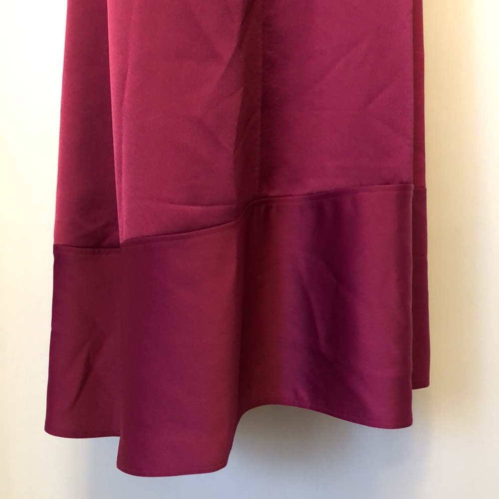 ANNE KLEIN Claret sleeveless dress . V Neck at front and back . - Picture 4 of 11